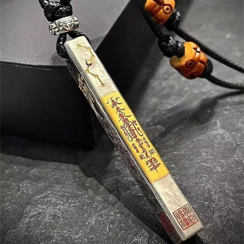 Five-way God of Wealth Pendant - Ethnic Fashion Way recension och pris