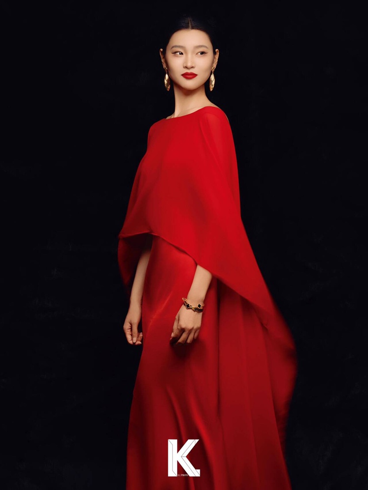 2026 New Fashion High-End Red  - Ethnic Fashion Photography recension och pris
