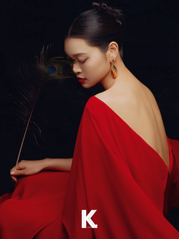 2026 New Fashion High-End Red  - Ethnic Fashion Photography recension och pris