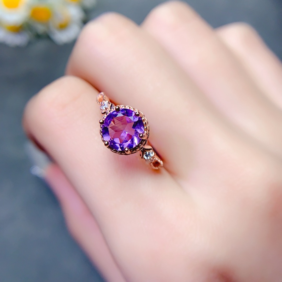 Dazzling Natural Amethyst Ring - Ethnic Wear Fashion Designer recension och pris