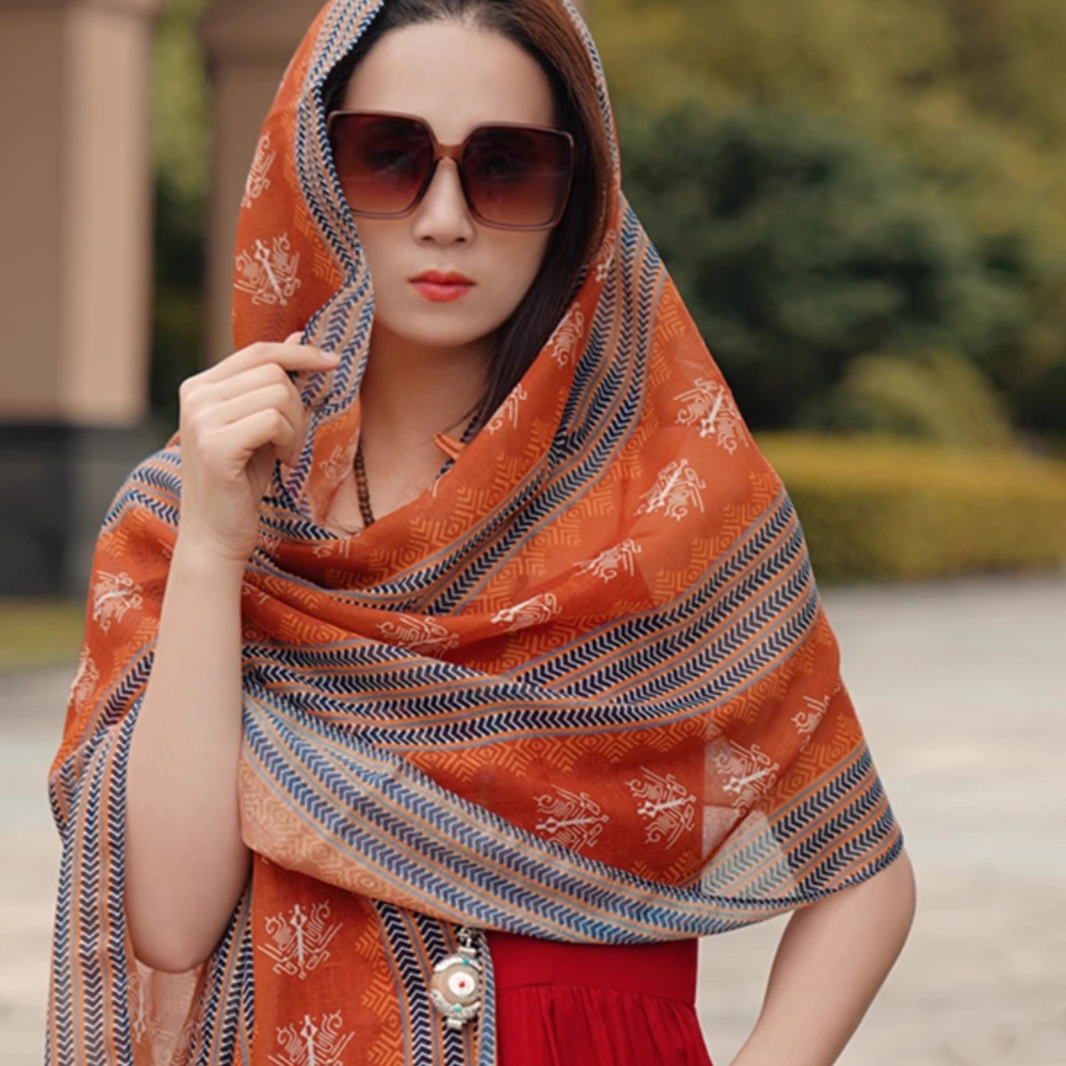 Travel Photography, Thin Sprin - Ethnic Fashion Photography recension och pris